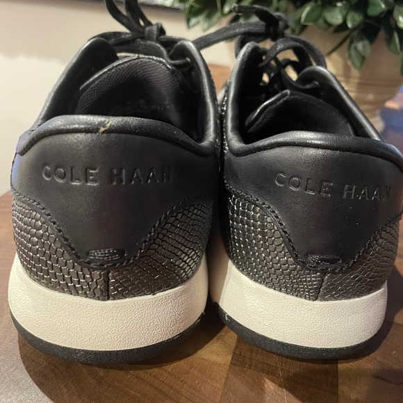 Cole Haan “snakeskin” sneakers. Size 8.5 - Picture 5 of 7